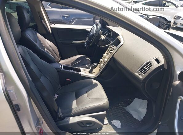 YV4612RK3G2782880 2016 VOLVO XC60 Silver Vista interior delantera