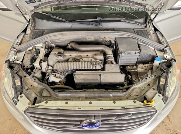 YV4612RK3G2840048 2016 VOLVO XC60 Silver Rear interior view