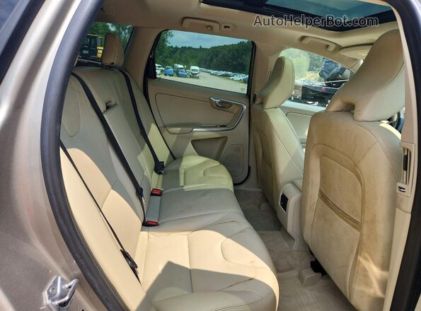 YV4612RKXG2825787 2016 VOLVO XC60 Silver უკანა სავარძლების ხედი