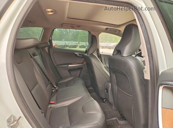 YV4612RM5G2868029 2016 VOLVO XC60 White Вид задньої частини салону