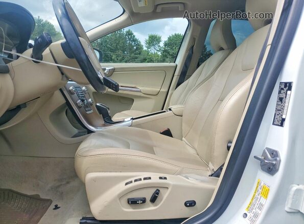 YV4612RM7G2826414 2016 VOLVO XC60 White Widok wnętrza z przodu