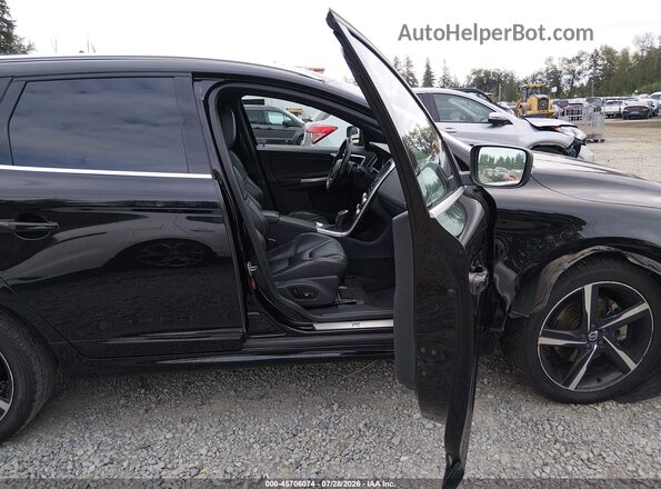YV4902RS2G2787326 2016 VOLVO XC60 Black Front interior view