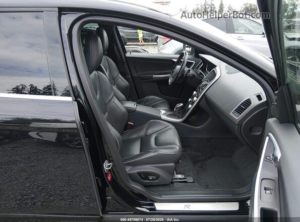 YV4902RS2G2787326 2016 VOLVO XC60 Black 