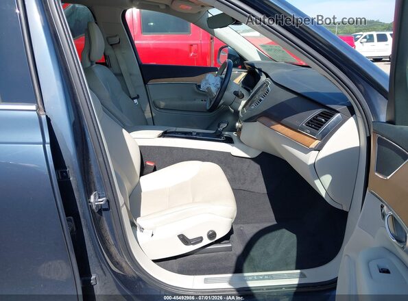 YV4A221K6M1713475 2021 VOLVO XC90 Blue Front interior view