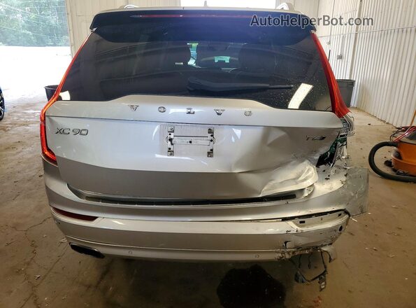 YV4A22PK5H1117741 2017 VOLVO XC90 Silver Widok z tyłu