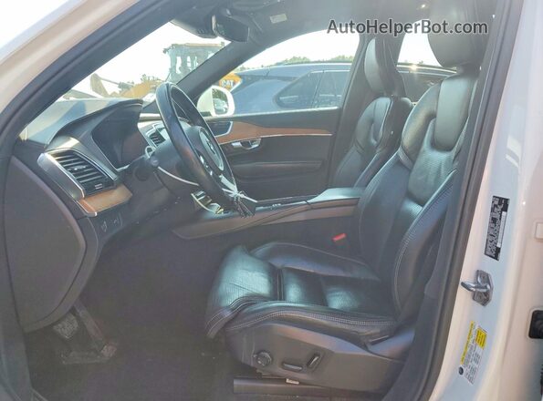 YV4A22PL0H1150512 2017 VOLVO XC90 White Widok wnętrza z przodu