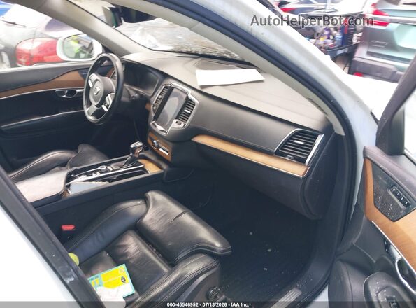 YV4A22PL0K1506836 2019 VOLVO XC90 White Front interior view