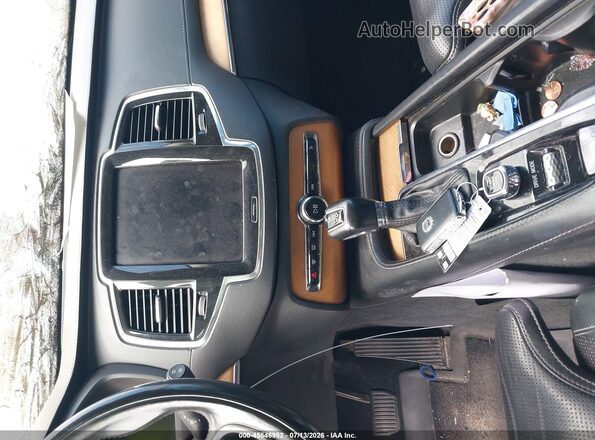 YV4A22PL0K1506836 2019 VOLVO XC90 White Dashboard view