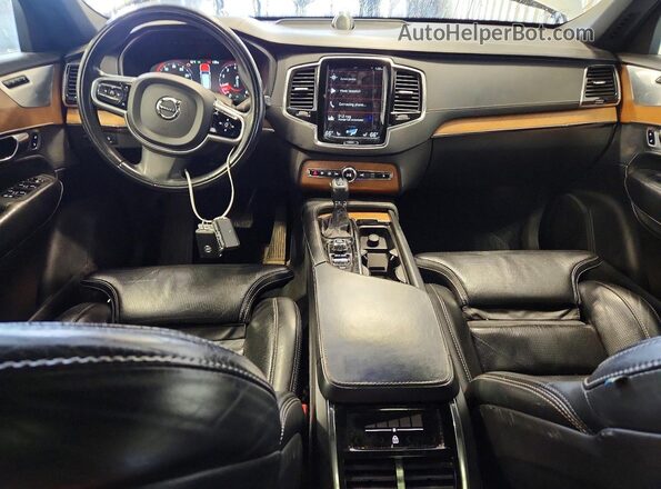 YV4A22PL1J1215051 2018 VOLVO XC90 Silver Vista del salpicadero