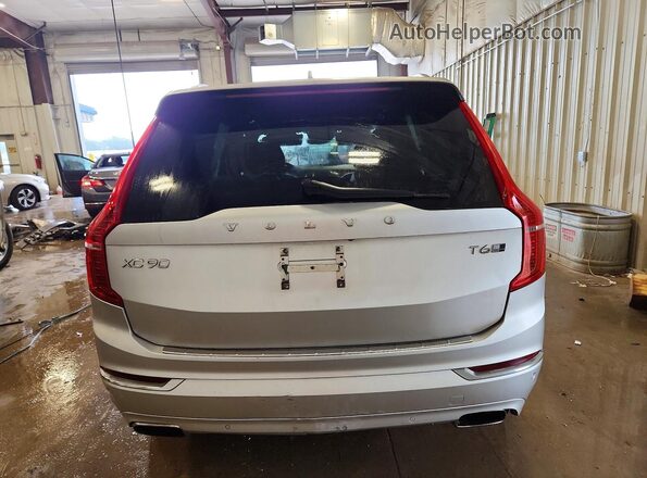 YV4A22PL1J1215051 2018 VOLVO XC90 Silver Vista trasera