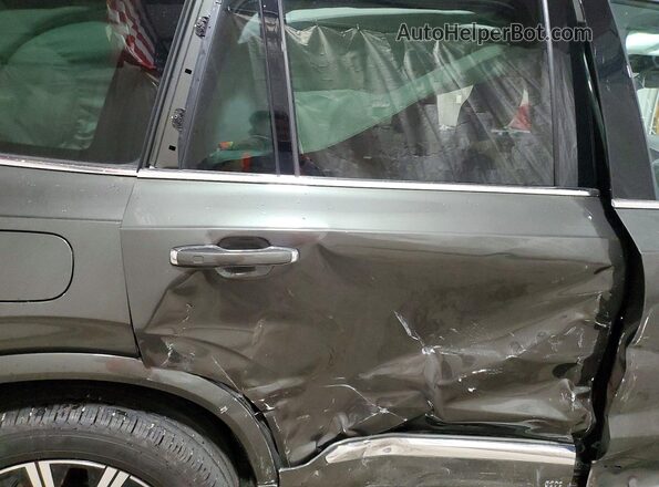 YV4A22PL1M1742771 2021 VOLVO XC90 Gray Rear interior view