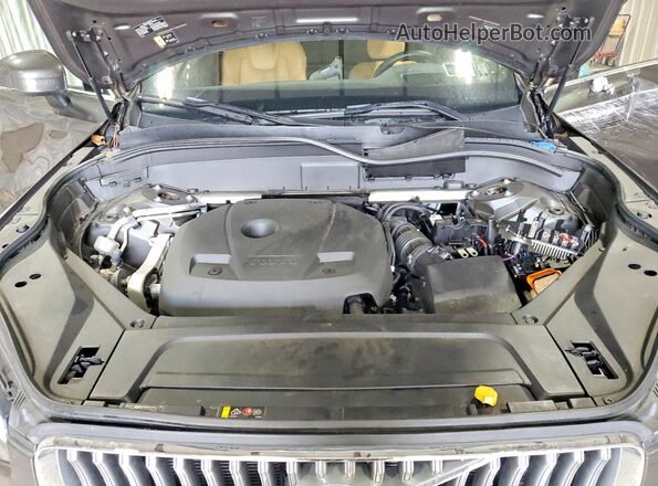 YV4A22PL1M1742771 2021 VOLVO XC90 Gray Engine compartment view