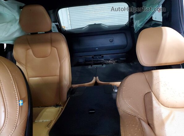 YV4A22PL1M1742771 2021 VOLVO XC90 Gray Rear seats view