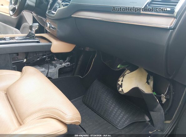 YV4A22PL2H1171703 2017 VOLVO XC90 Black Vista frontal
