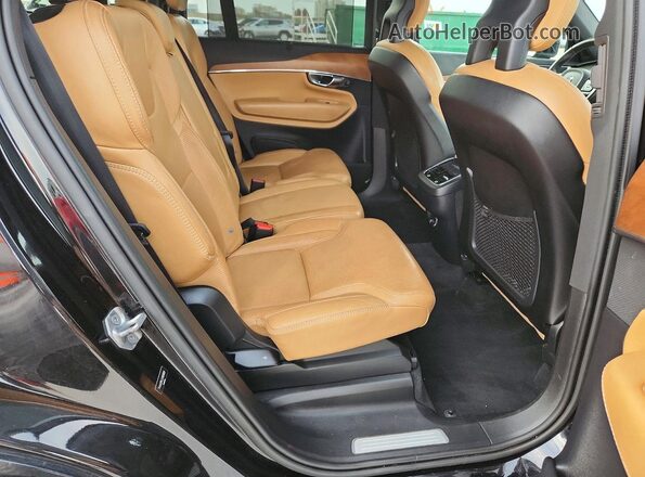 YV4A22PL2J1205628 2018 VOLVO XC90 Black უკანა სავარძლების ხედი