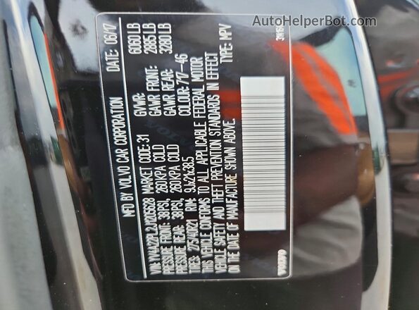 YV4A22PL2J1205628 2018 VOLVO XC90 Black ძრავის განყოფილების ხედი