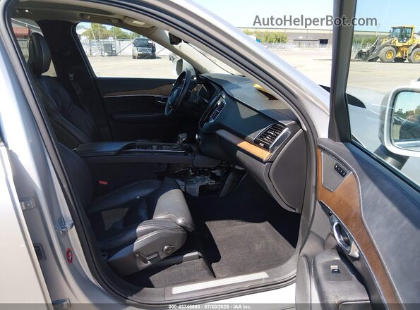 YV4A22PL3H1149614 2017 VOLVO XC90 Gray Widok wnętrza z przodu