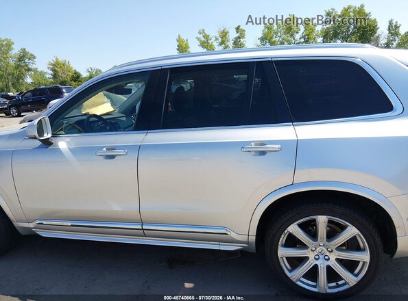 YV4A22PL3H1149614 2017 VOLVO XC90 Gray Widok wnętrza 360 stopni
