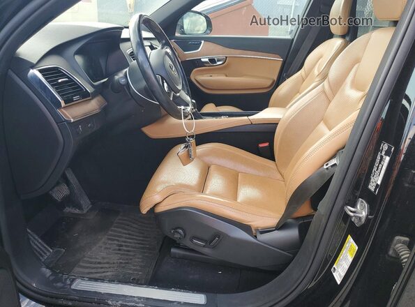 YV4A22PL4J1195863 2018 VOLVO XC90 Black Front interior view
