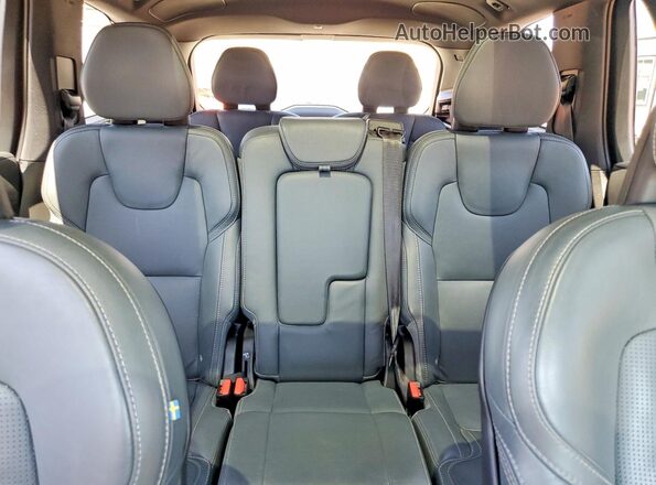 YV4A22PL5N1792963 2022 VOLVO XC Blue Vista de los asientos traseros