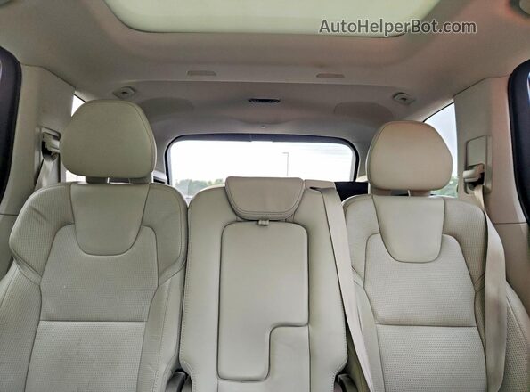 YV4A22PL6H1163572 2017 VOLVO XC90 Silver Vista de los asientos traseros