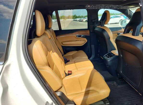 YV4A22PL7J1372034 2018 VOLVO XC90 White Rear interior view