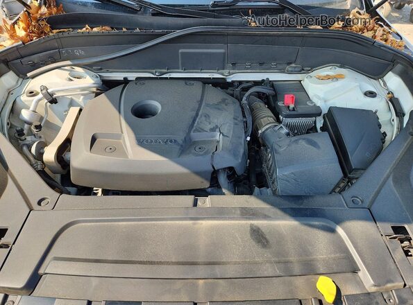 YV4A22PL7J1372034 2018 VOLVO XC90 White Engine compartment view