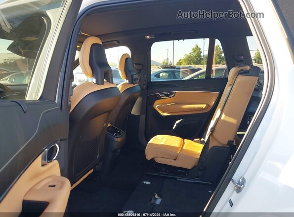 YV4A22PL7M1709371 2021 VOLVO XC90 White Vista de la etiqueta del VIN