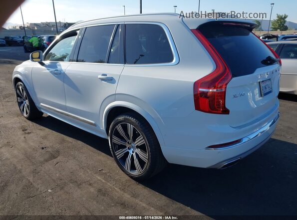 YV4A22PL7M1709371 2021 VOLVO XC90 White Trasero izquierdo