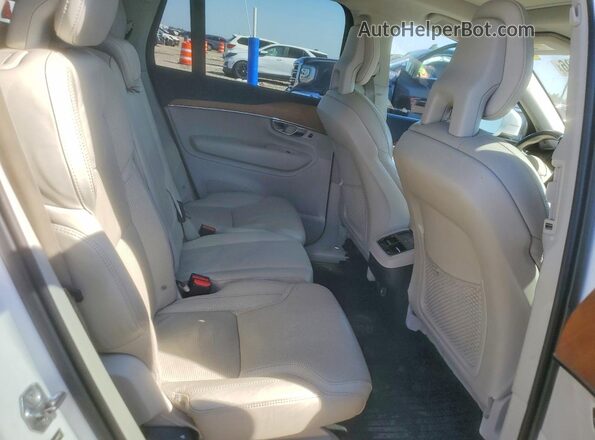 YV4A22PL8J1192027 2018 VOLVO XC90 White უკანა სავარძლების ხედი