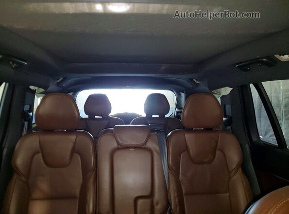 YV4A22PL8J1342816 2018 VOLVO XC90 Gold უკანა სავარძლების ხედი
