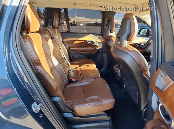 YV4A22PL8J1376125 2018 VOLVO XC90 Blue უკანა სალონის ხედი
