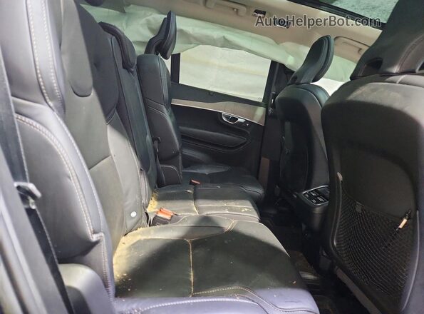 YV4A22PL8N1865615 2022 VOLVO XC90 Gray Vista de los asientos traseros