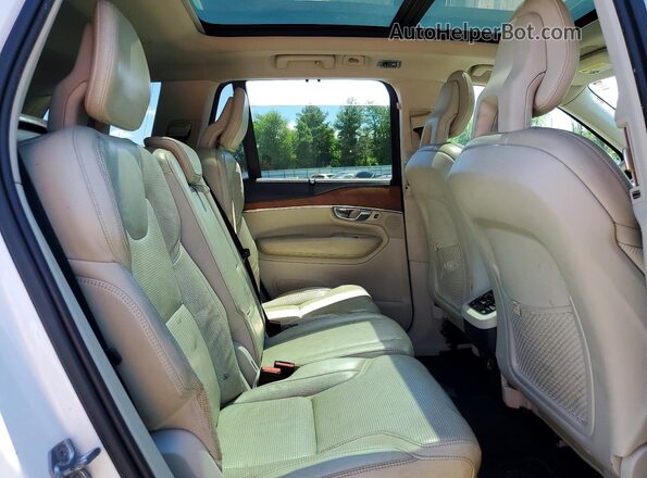 YV4A22PL9G1044106 2016 VOLVO XC90 White Vista interior trasera