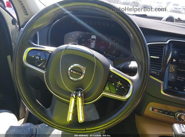 YV4A22PL9G1068227 2016 VOLVO XC90 White Dashboard view