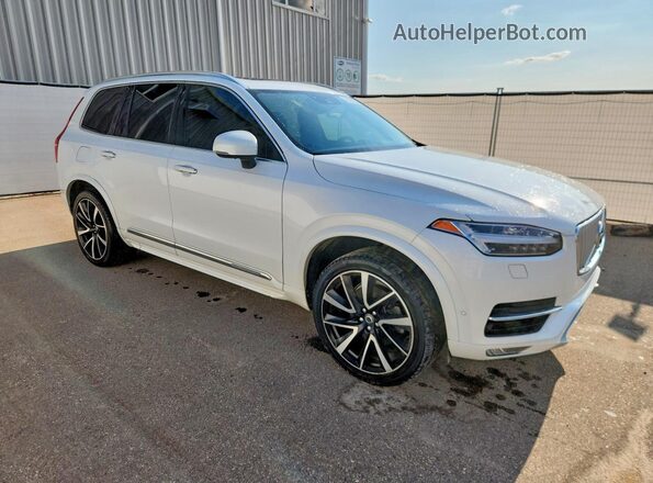 YV4A22PLXJ1387837 2018 VOLVO XC90 White Front right