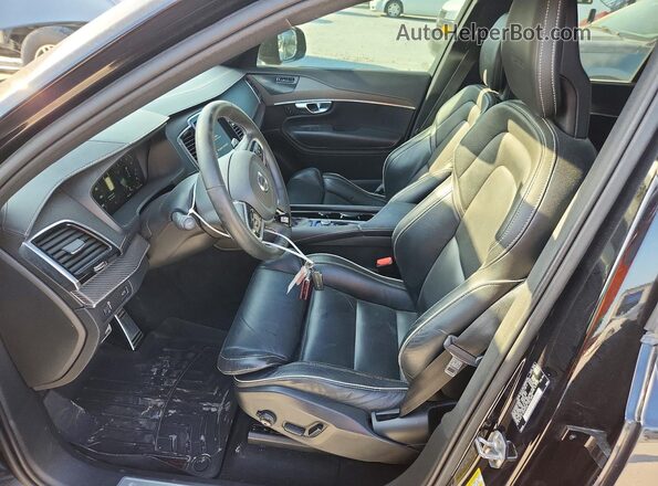 YV4A22PM0L1532959 2020 VOLVO XC90 Black Widok wnętrza z przodu
