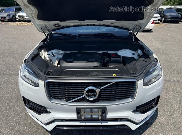 YV4A22PM3K1499034 2019 VOLVO XC90 White წინა პანელის ხედი