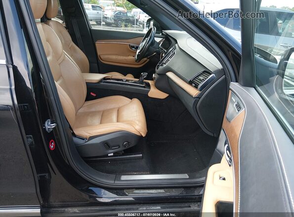YV4A22PN8G1002480 2016 VOLVO XC90 Black Front interior view