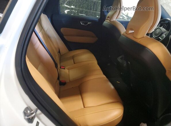 YV4A22RK7K1379877 2019 VOLVO XC60 White Вид задніх сидінь