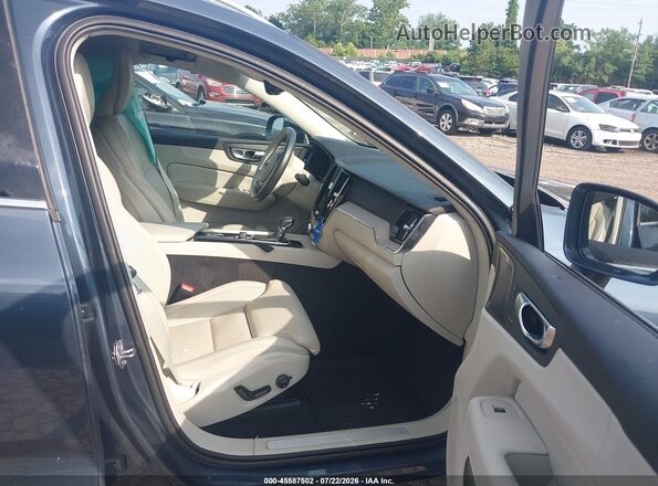 YV4A22RL2M1803848 2021 VOLVO XC60 Blue Front interior view