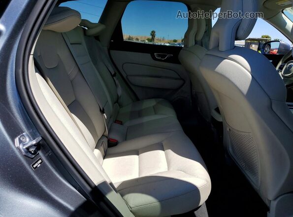 YV4A22RL7J1081093 2018 VOLVO XC60 Gray Vista de los asientos traseros