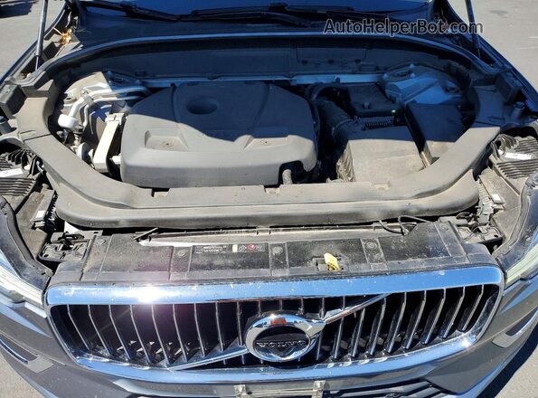 YV4A22RL7J1081093 2018 VOLVO XC60 Gray Vista interior trasera