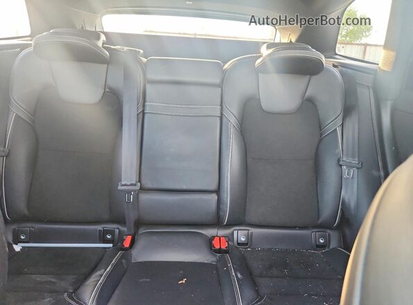 YV4A22RM6J1035375 2018 VOLVO XC60 Gray Vista de los asientos traseros