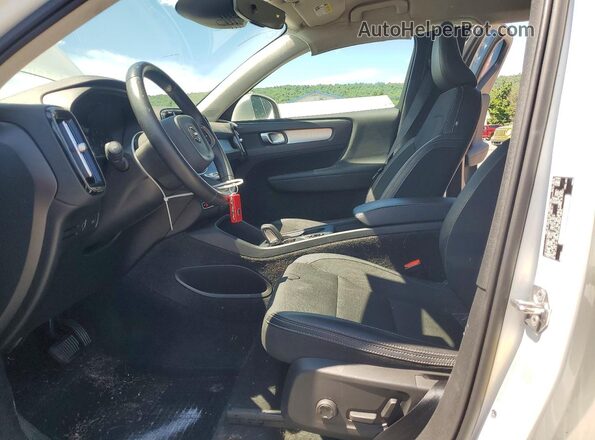 YV4AC2HK2L2226284 2020 VOLVO XC40 Белый Вид салона спереди
