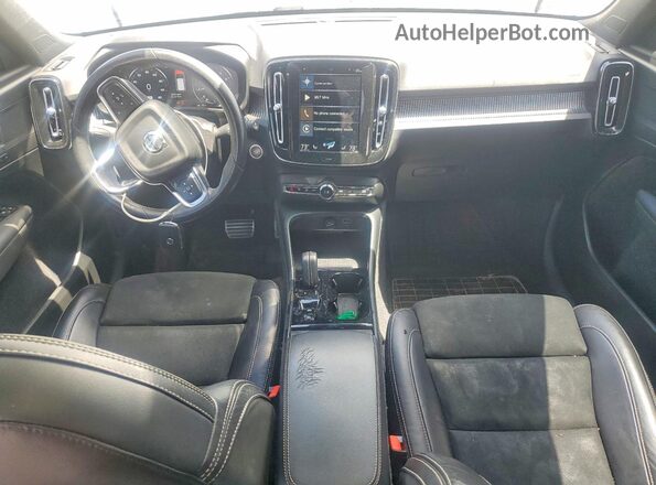 YV4AC2HM4M2566667 2021 VOLVO XC40 White Widok deski rozdzielczej