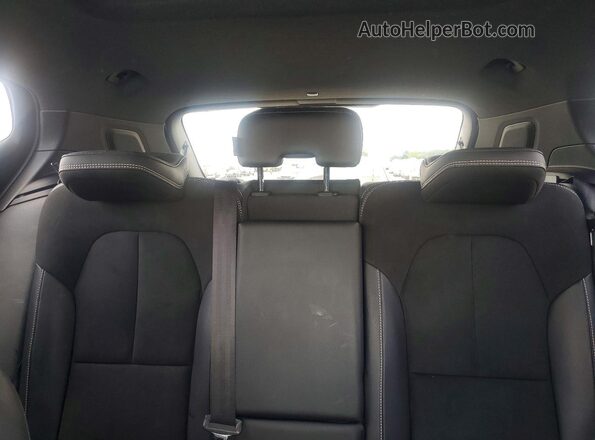 YV4AC2HM4M2566667 2021 VOLVO XC40 White Widok tylnych siedzeń