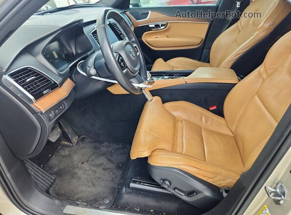 YV4BC0PL5H1121240 2017 VOLVO XC90 Gold Вид салону спереду