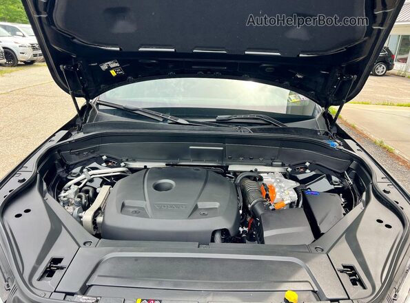 YV4BR0CK0M1756470 2021 VOLVO XC90 Black ძრავის განყოფილების ხედი
