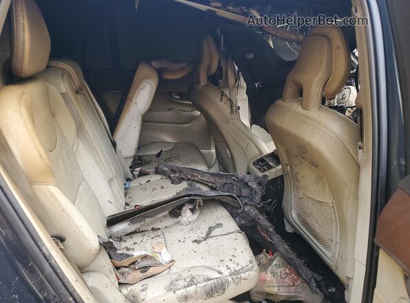 YV4BR0CK2N1778035 2022 VOLVO XC90 Gray Rear seats view
